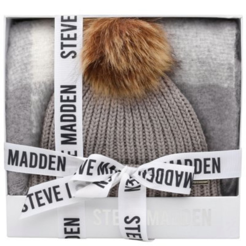 NWT Gray White Steve Madden Ladies Neutral Pom Pom Hat & Plaid Tassel Scarf Set